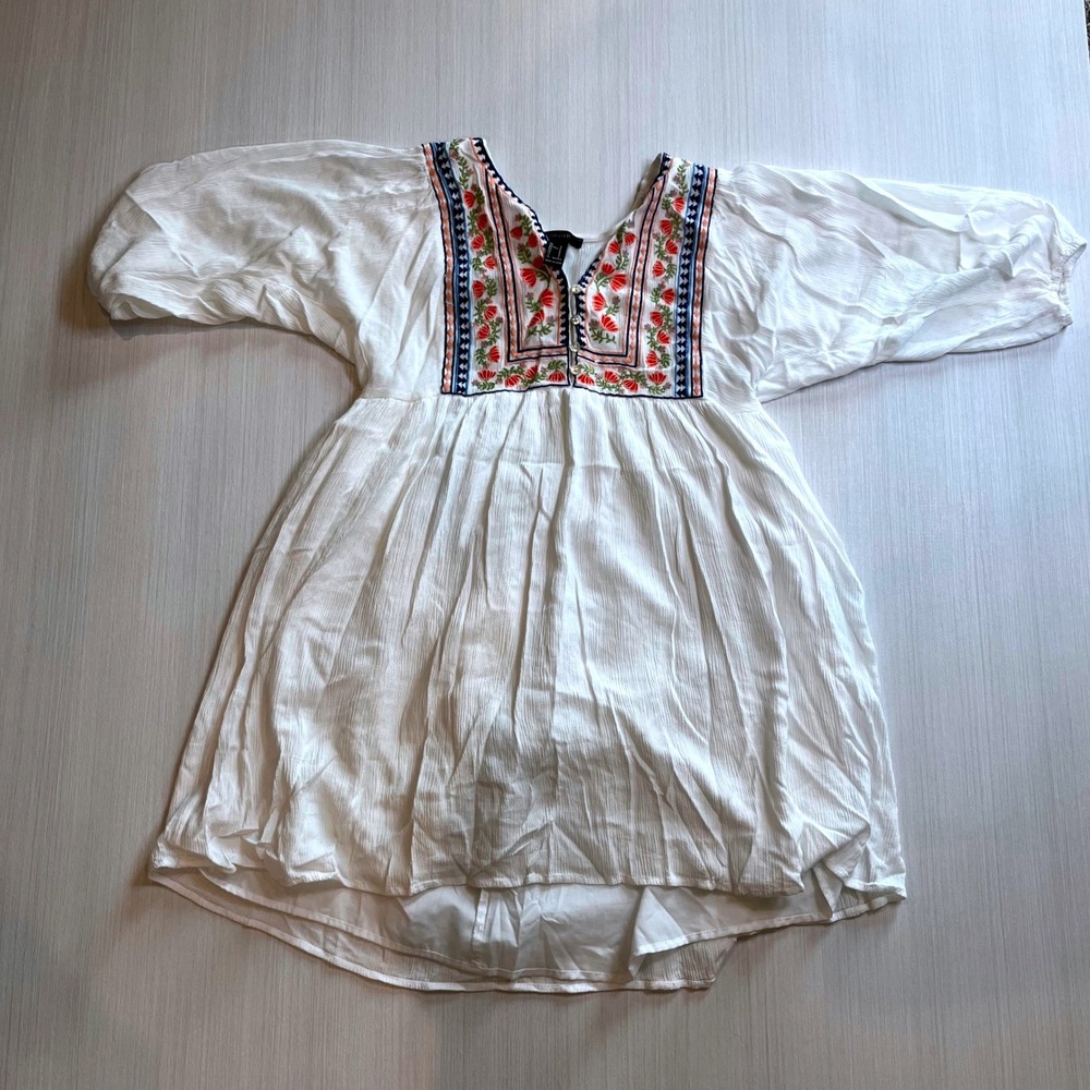 Forever 21 Women Peasant Dress White Boho Embroidered Floral Small Cottagecore S